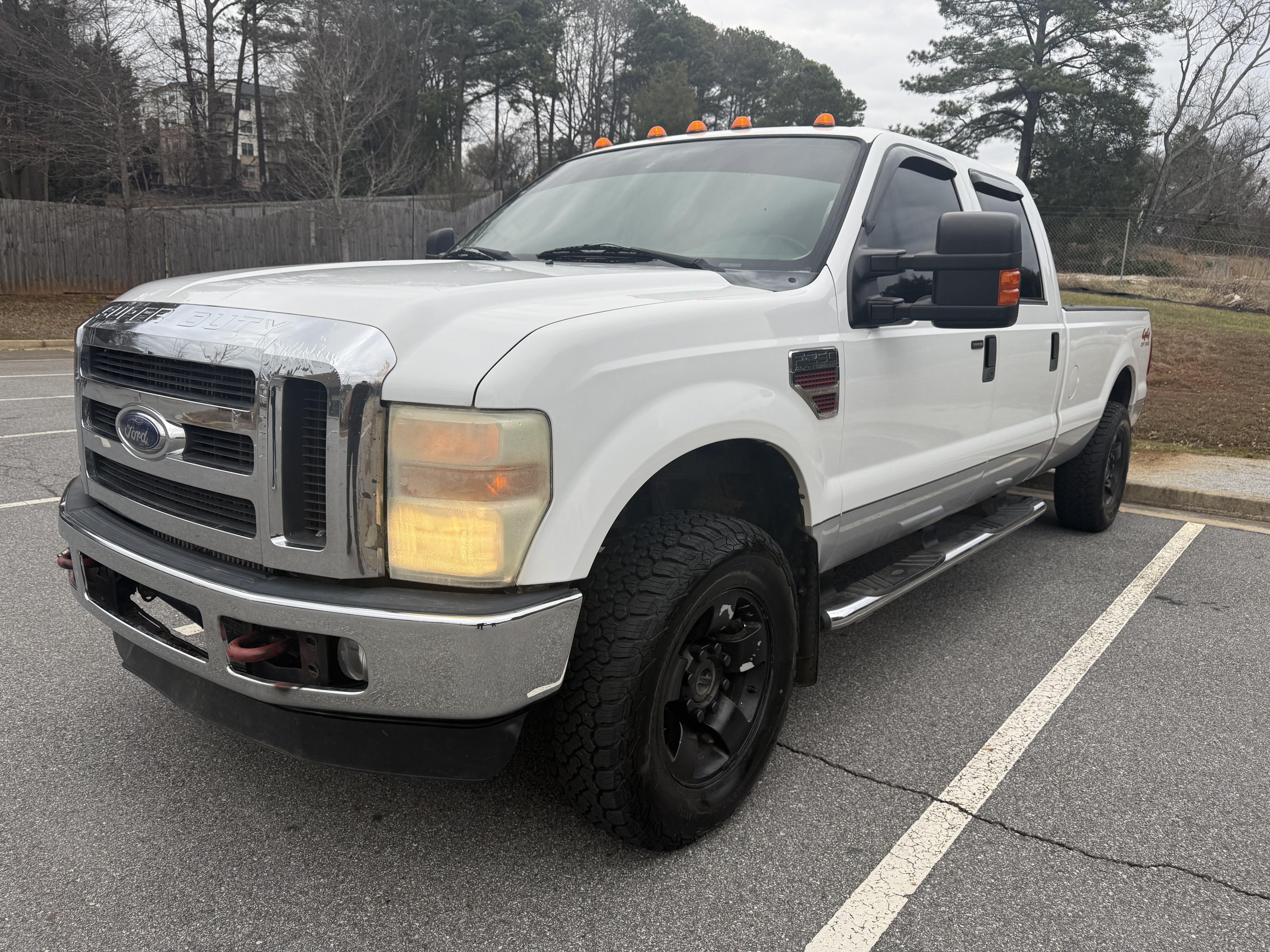 2008 Ford F-250 super duty crew cab Lariat 4x4 6.4 powerstroke turbo diesel, White for sale in Douglasville, GA — photo 1 of 8