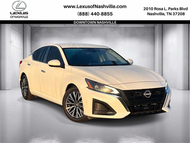 2023 Nissan Altima 2.5 SV, Pearl White Tricoat for sale in Nashville, TN — photo 1 of 40