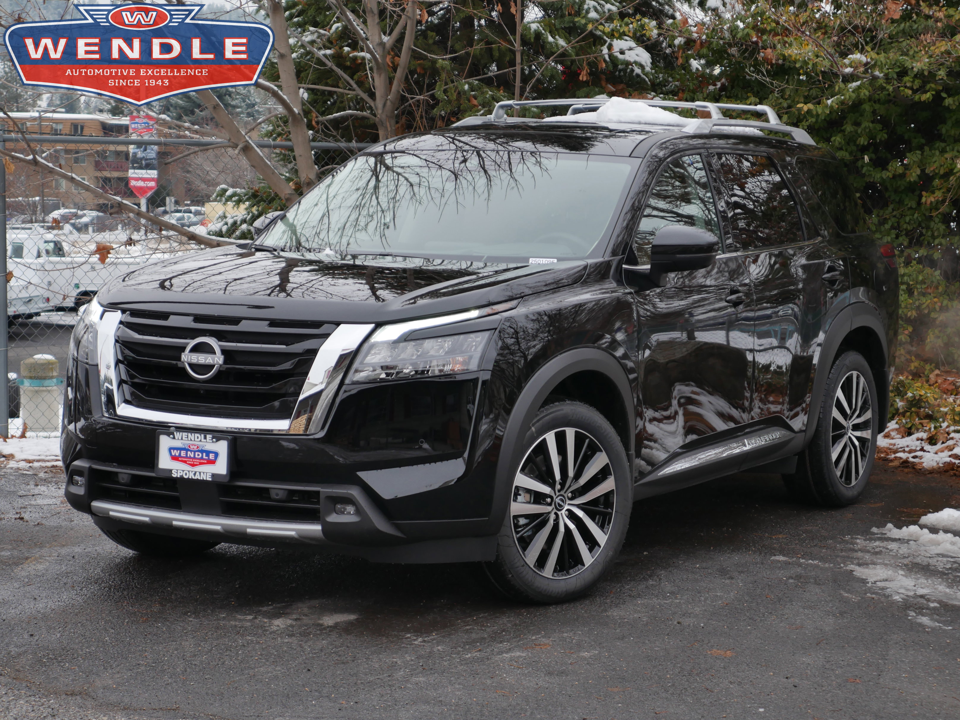 2025 Nissan Pathfinder Platinum, Super Black for sale in Spokane, WA — photo 1 of 40