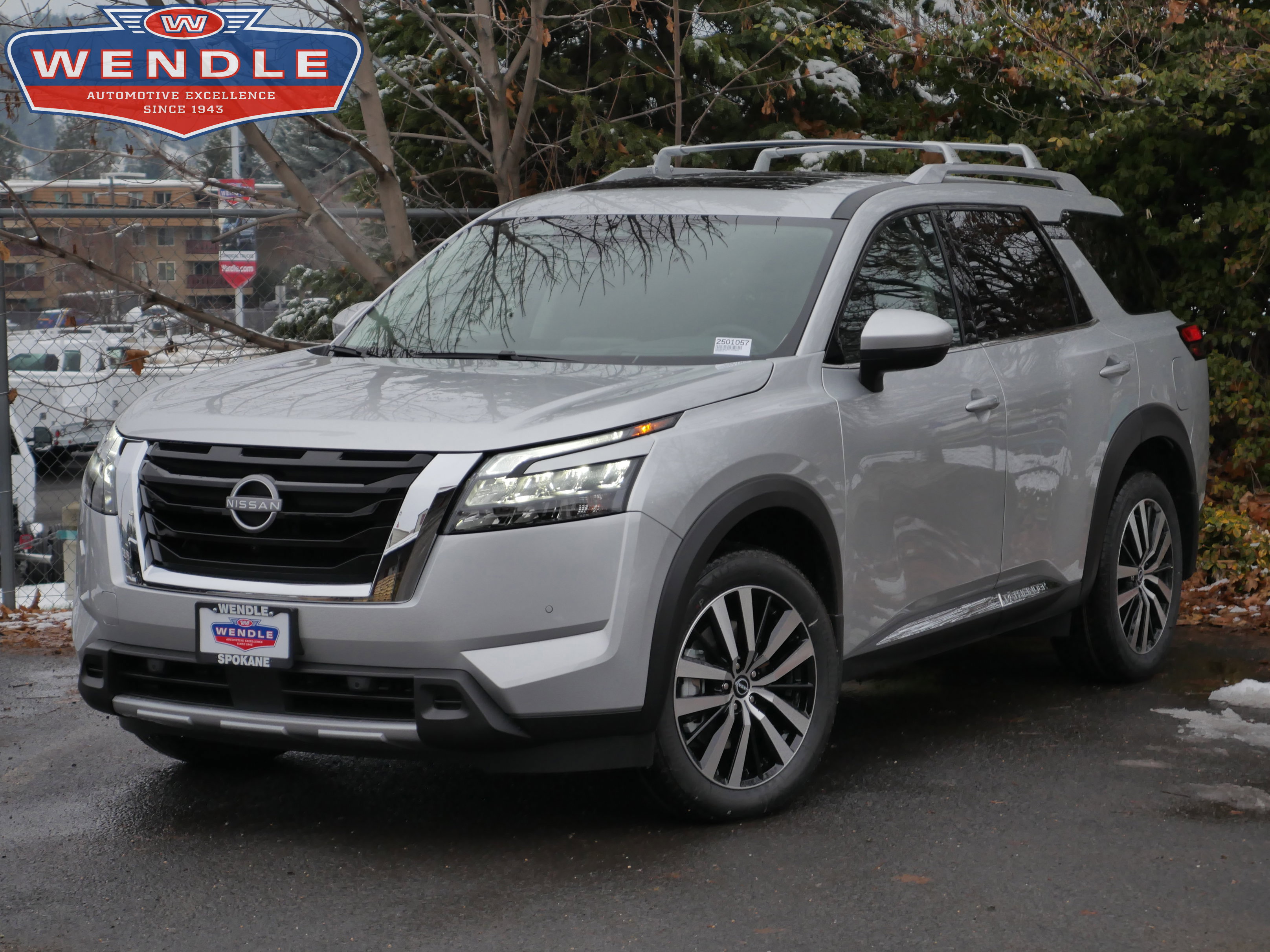 2025 Nissan Pathfinder Platinum, Brilliant Silver Metallic for sale in Spokane, WA — photo 1 of 38
