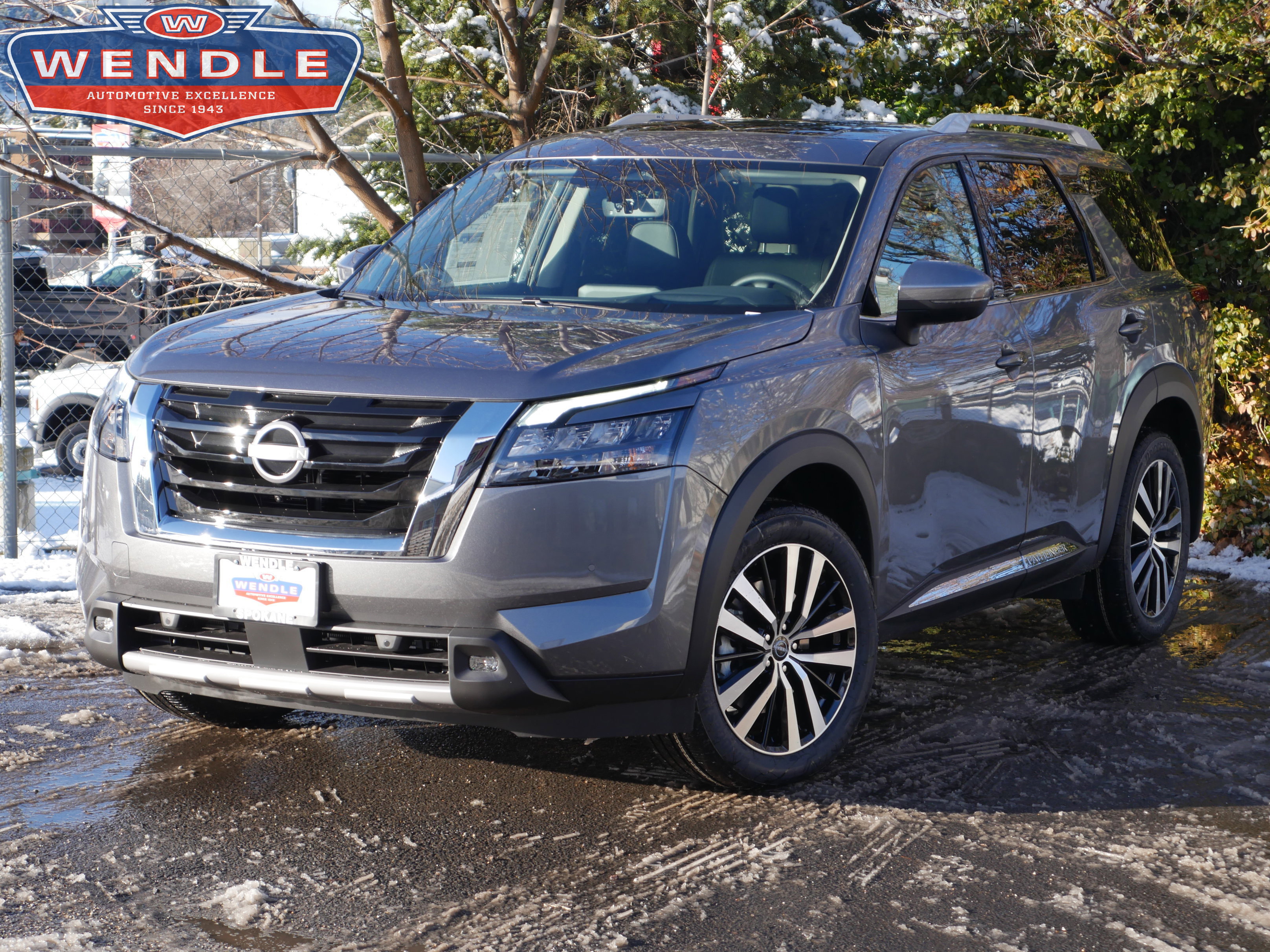 2025 Nissan Pathfinder Platinum, Gun Metallic for sale in Spokane, WA — photo 1 of 39