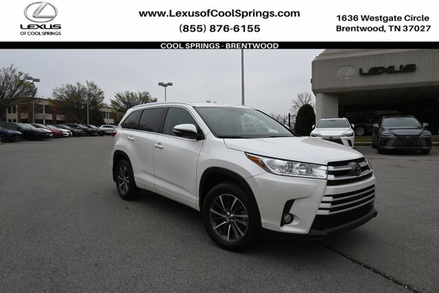 2018 Toyota Highlander XLE, White for sale in Brentwood, TN — photo 1 of 37