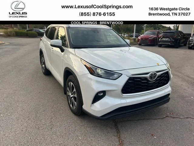 2023 Toyota Highlander XLE, Pearl for sale in Brentwood, TN